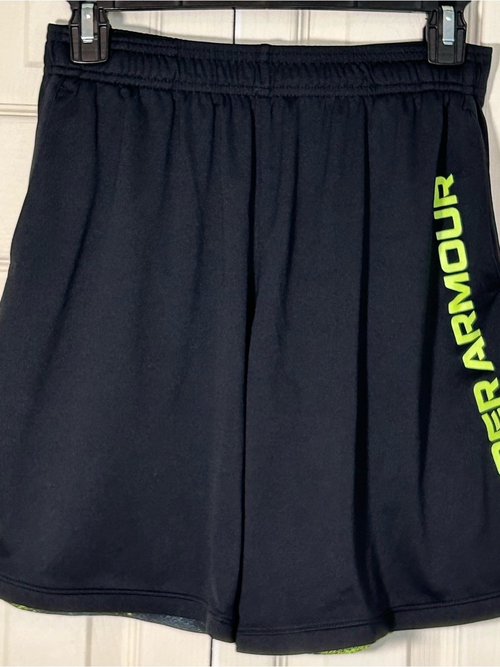 Under Armour Youth Boys Athletic Shorts, Black/Lime Green/Blue,
Size L